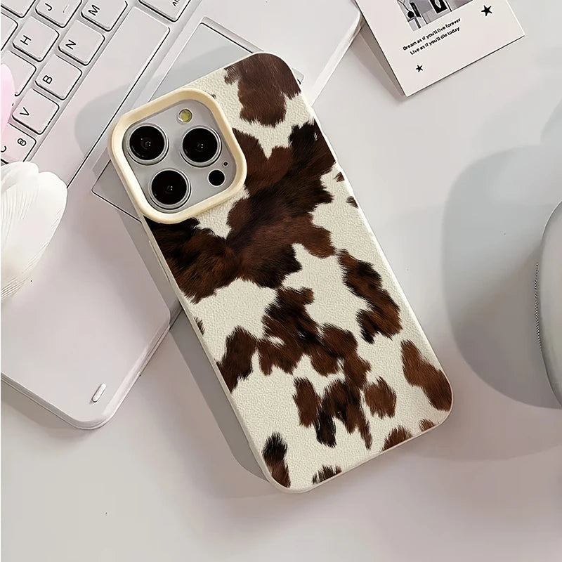 Trendy Cow Print Phone Case for iPhone 16 17 15 14 13 12 11 Pro Max, Vintage Animal Pattern Back Cover, Stylish & Unique Gift