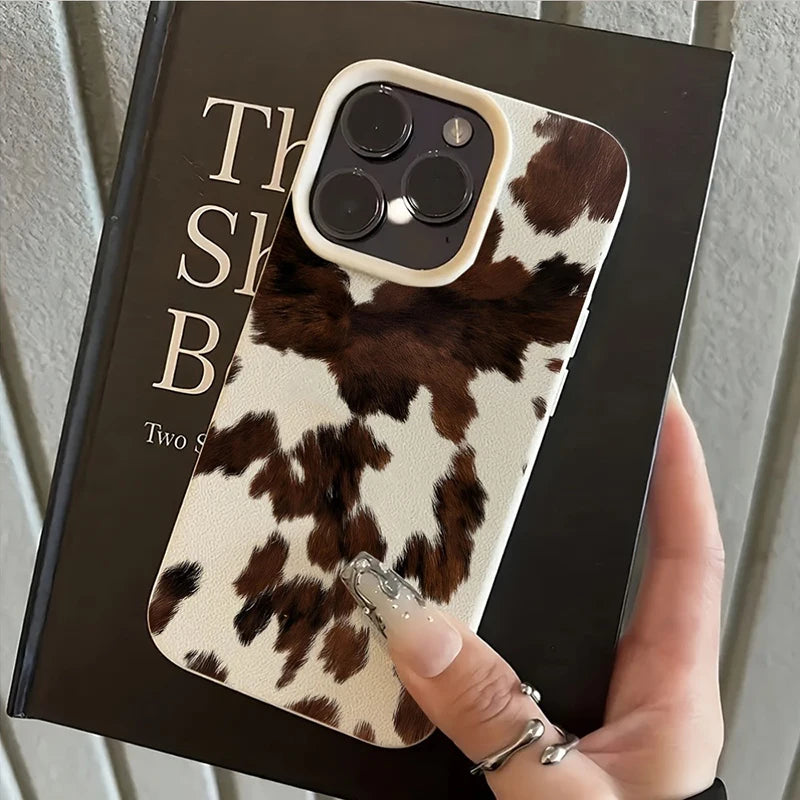 Trendy Cow Print Phone Case for iPhone 16 17 15 14 13 12 11 Pro Max, Vintage Animal Pattern Back Cover, Stylish & Unique Gift
