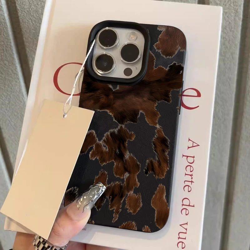 Trendy Cow Print Phone Case for iPhone 16 17 15 14 13 12 11 Pro Max, Vintage Animal Pattern Back Cover, Stylish & Unique Gift